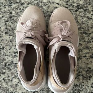 Pink Sneakers with Lace-Up Design and Comfort Fit